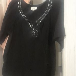 Womens peasant top bkacknwith silver trim